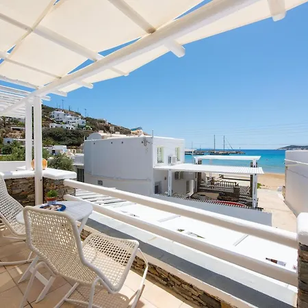 Miles Away Sifnos - Beachfront House 펜션 *