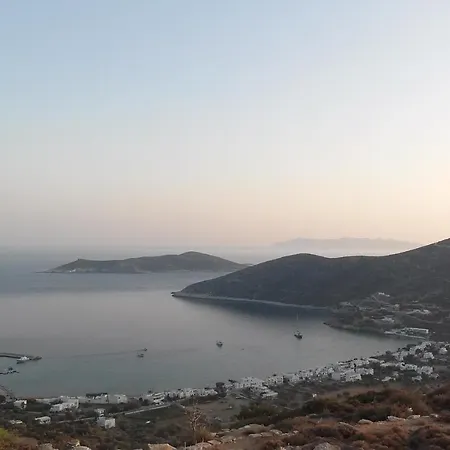 Miles Away Sifnos - Beachfront House 別荘