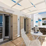 Semesterbostad Miles Away Sifnos - Beachfront House *